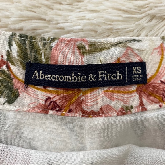 NWOT‼️ Abercrombie & Fitch High-Waisted Shorts - Picture 3 of 5